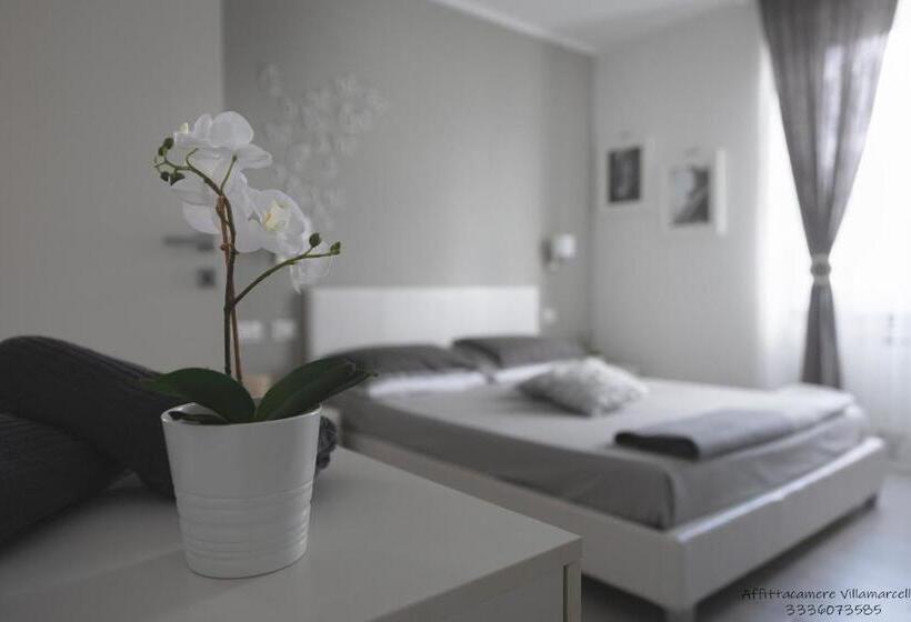 پانسیون Affittacamere Villa Marcella