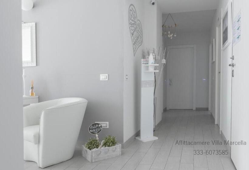 پانسیون Affittacamere Villa Marcella