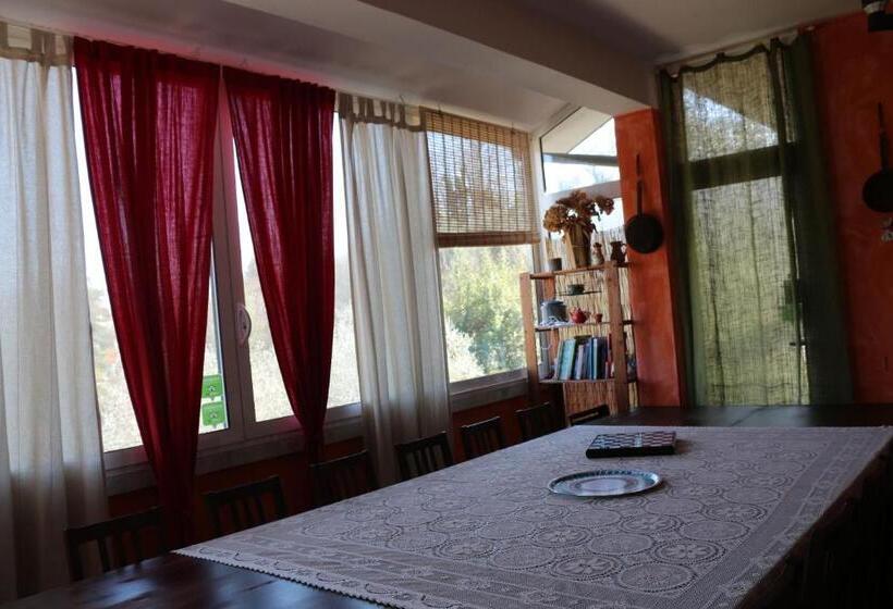 פנסיון La Casa Rosa