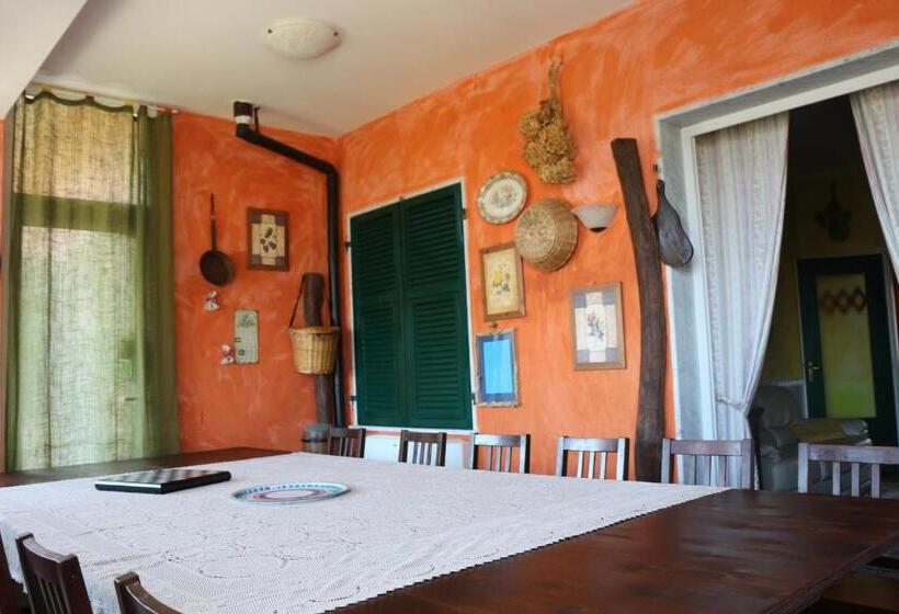 פנסיון La Casa Rosa