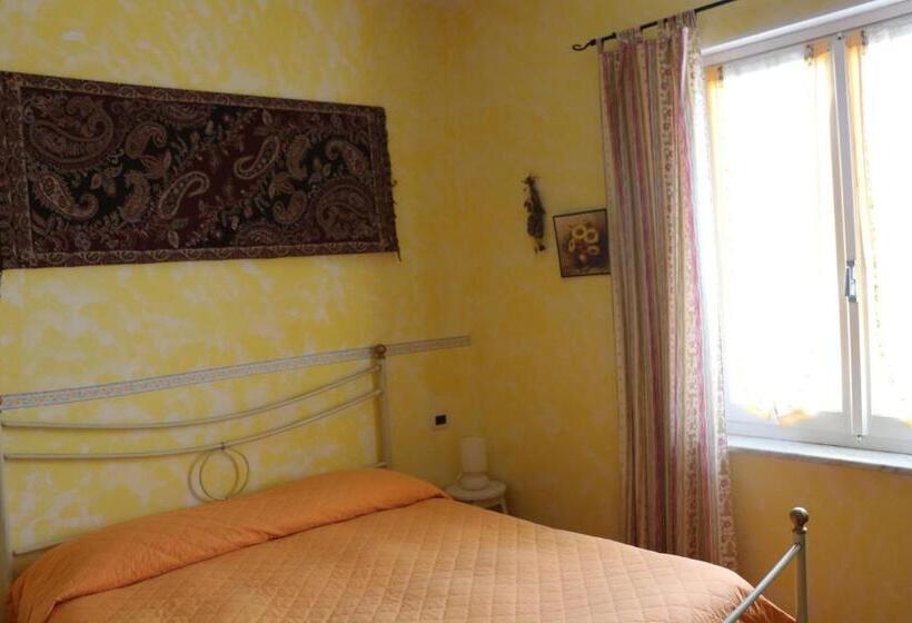 פנסיון La Casa Rosa