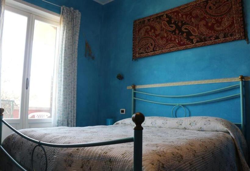 פנסיון La Casa Rosa