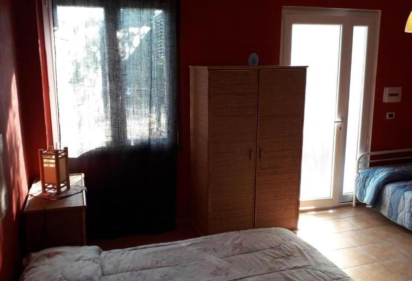 פנסיון La Casa Rosa