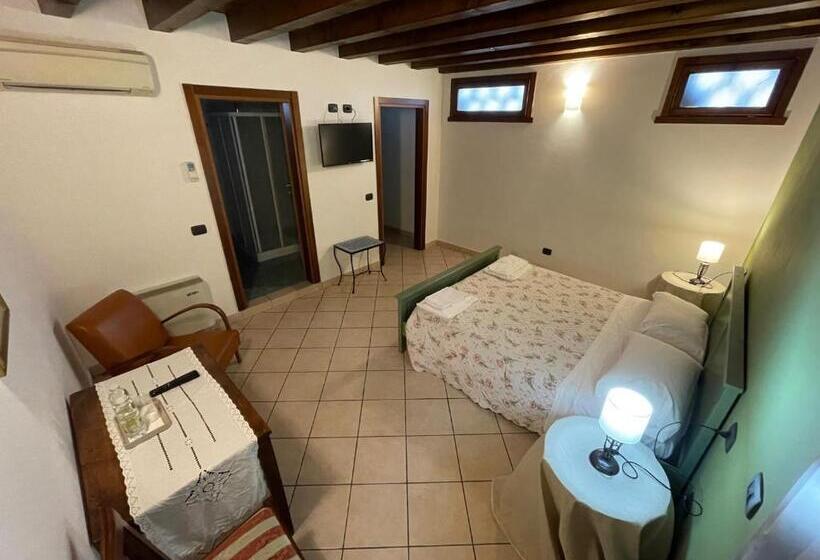 Отель Agriturismo Corte Spino