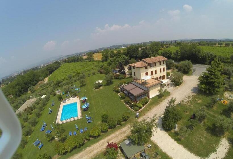 Отель Agriturismo Il Giardino Degli Ulivi