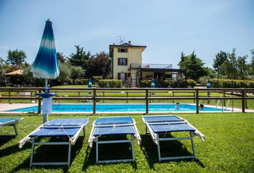 Отель Agriturismo Il Giardino Degli Ulivi