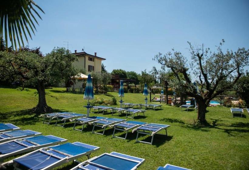 Отель Agriturismo Il Giardino Degli Ulivi