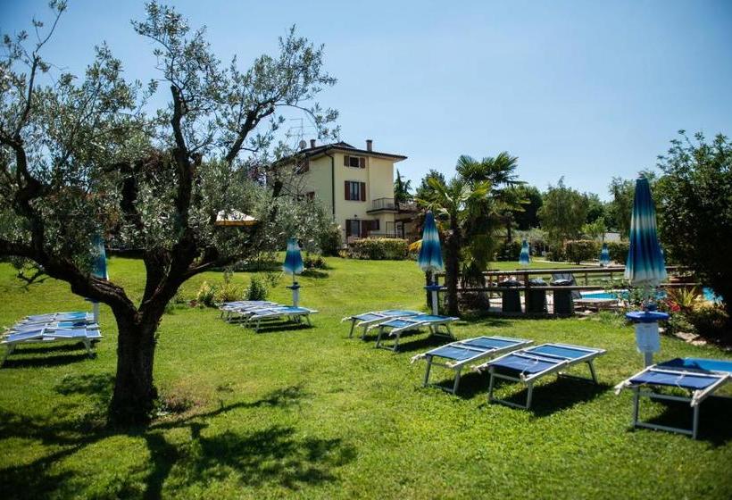 Отель Agriturismo Il Giardino Degli Ulivi