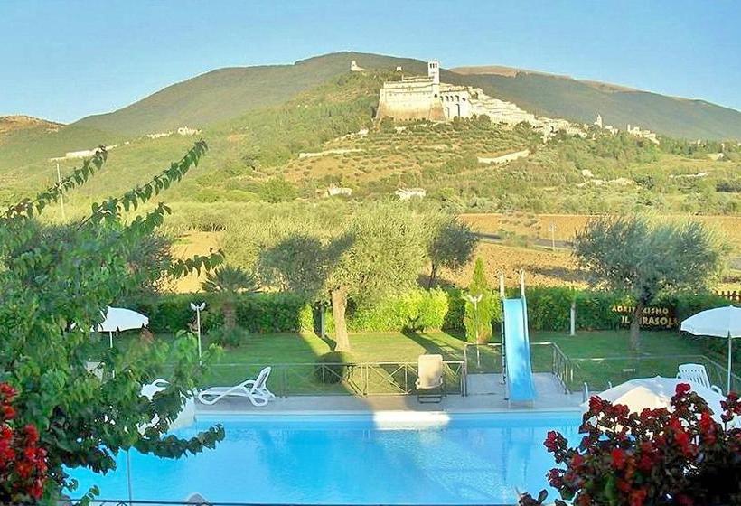 هتل Agriturismo Il Girasole Assisi