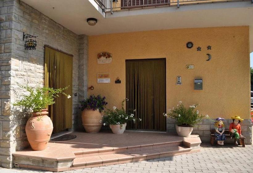 هتل Agriturismo Il Girasole Assisi