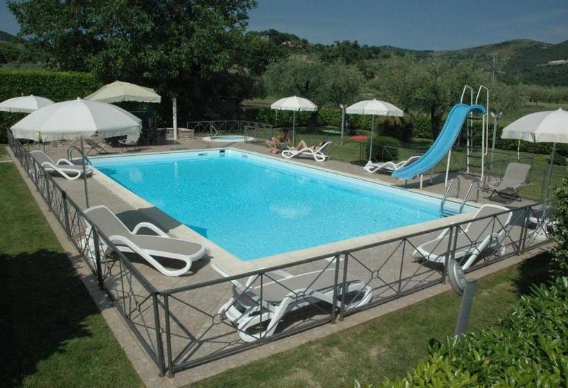 هتل Agriturismo Il Girasole Assisi