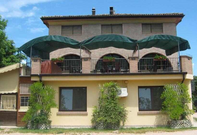 בית מלון כפרי Agriturismo La Crocetta