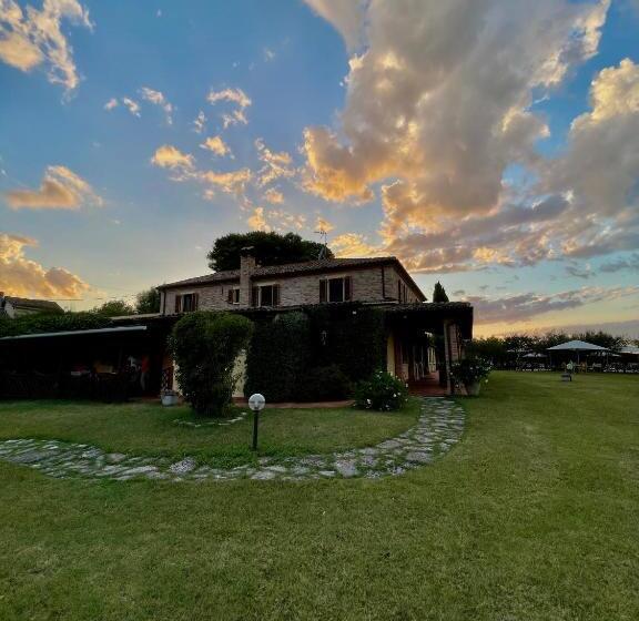 בית מלון כפרי Agriturismo Papaveri E Papere