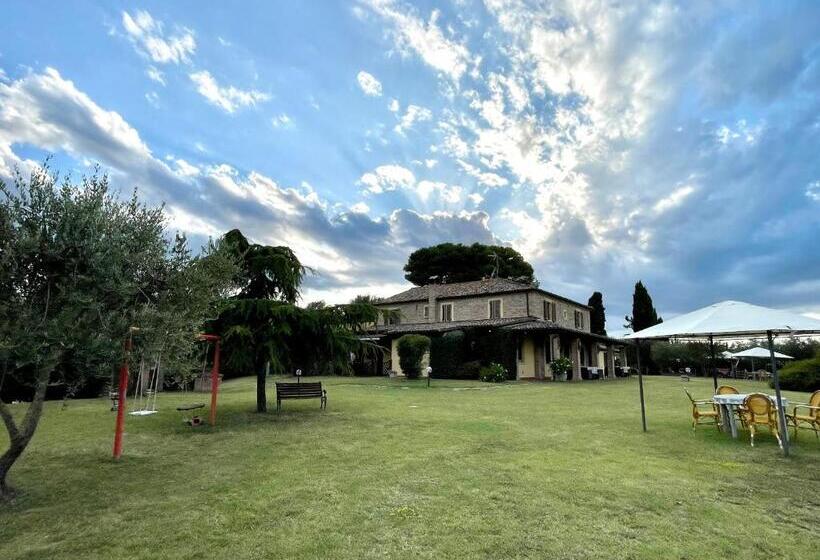 فندق Agriturismo Papaveri E Papere
