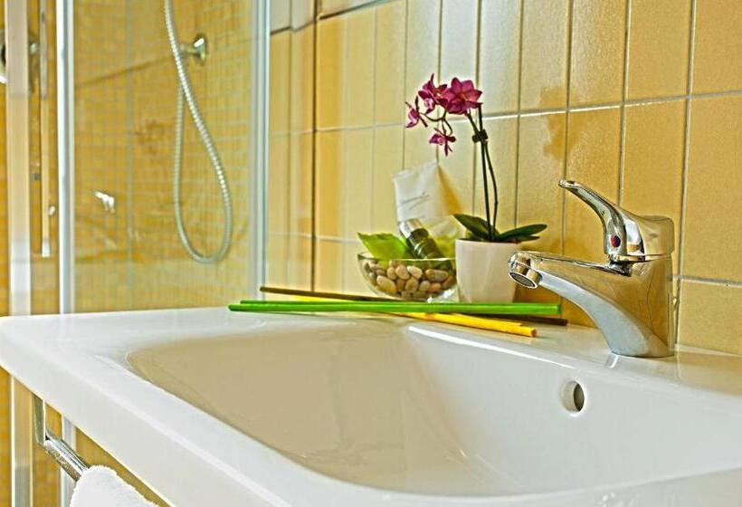 膳宿费 Il Fiore In Una Stanza