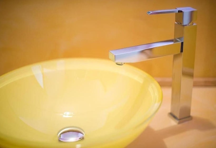 膳宿费 Piazza Azuni 18 Guest House