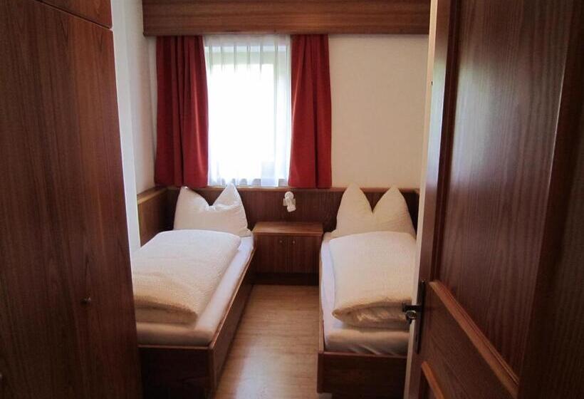 Aparthotel Garni Haus Hubertus