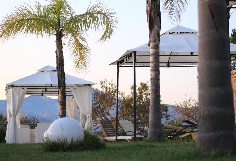 ホテル Agriturismo Feudo Muxarello