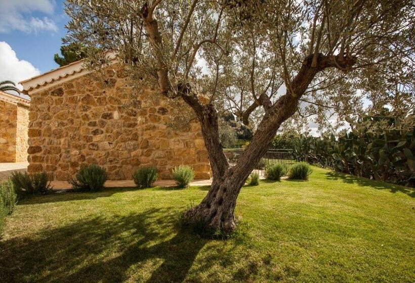 ホテル Agriturismo Feudo Muxarello