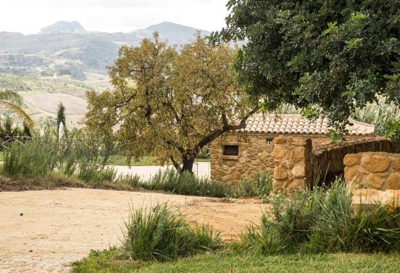 ホテル Agriturismo Feudo Muxarello