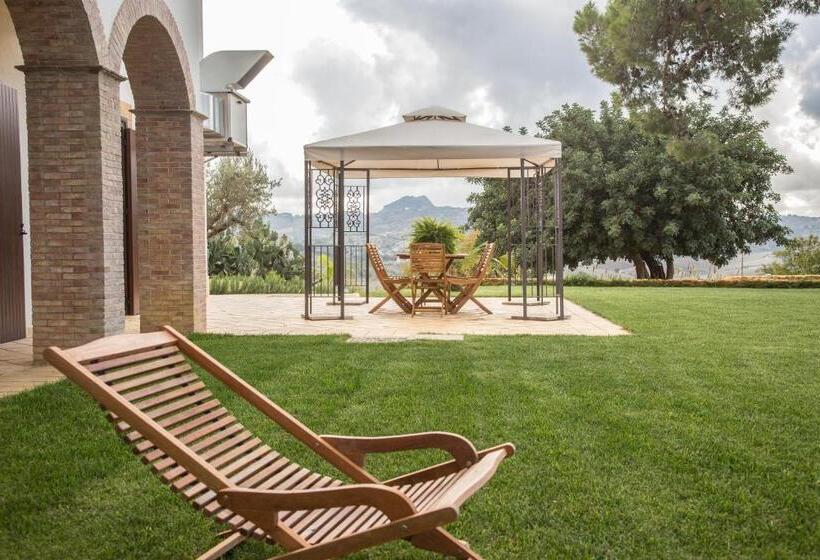 ホテル Agriturismo Feudo Muxarello