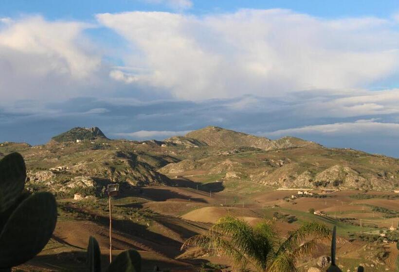 ホテル Agriturismo Feudo Muxarello