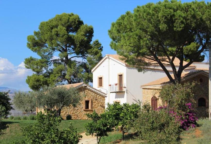 ホテル Agriturismo Feudo Muxarello