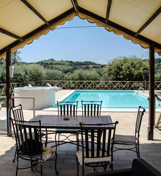 ホテル Agriturismo Il Cicaleto