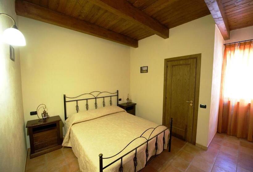 בית מלון כפרי La Locanda Del Poeta