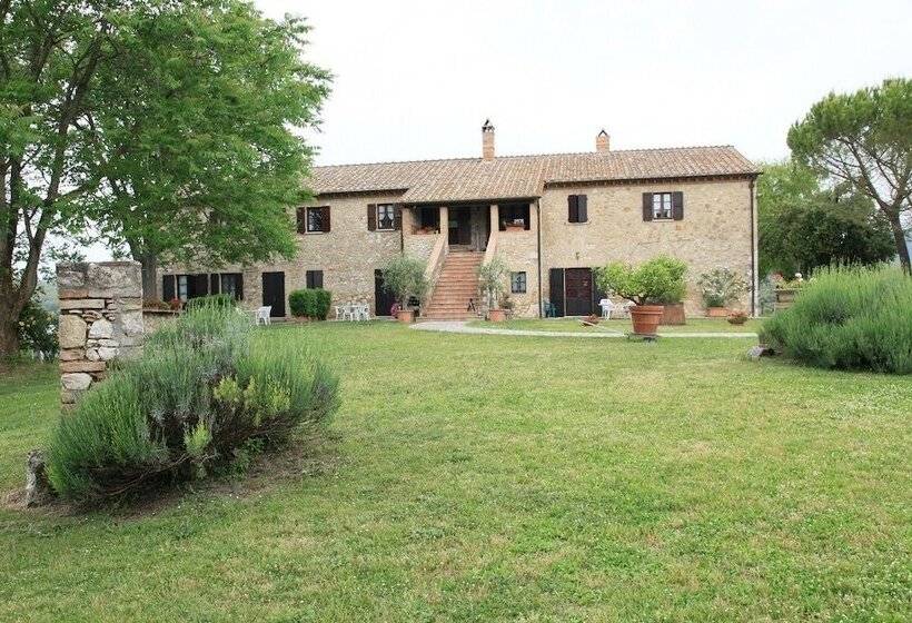 فندق Agriturismo Podere Luchiano