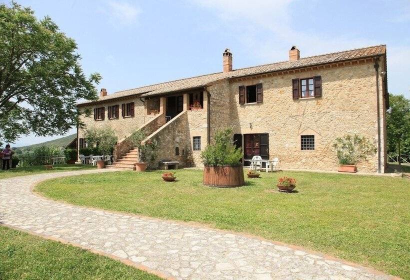 فندق Agriturismo Podere Luchiano