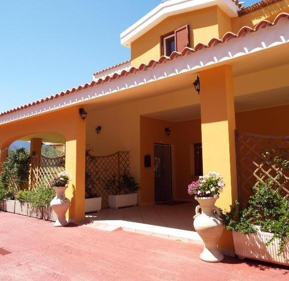 פנסיון Meravisola Costa Rei