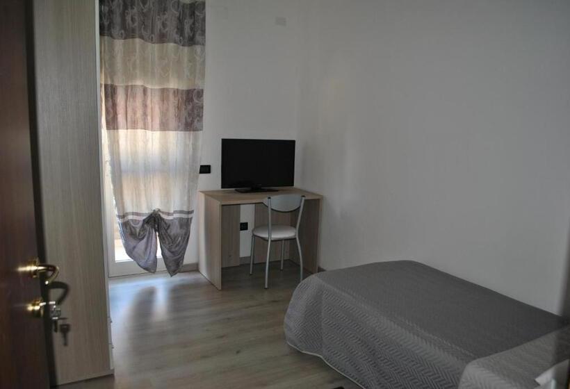 פנסיון Raxul Room