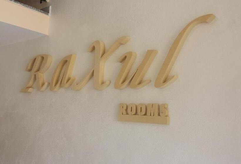 פנסיון Raxul Room