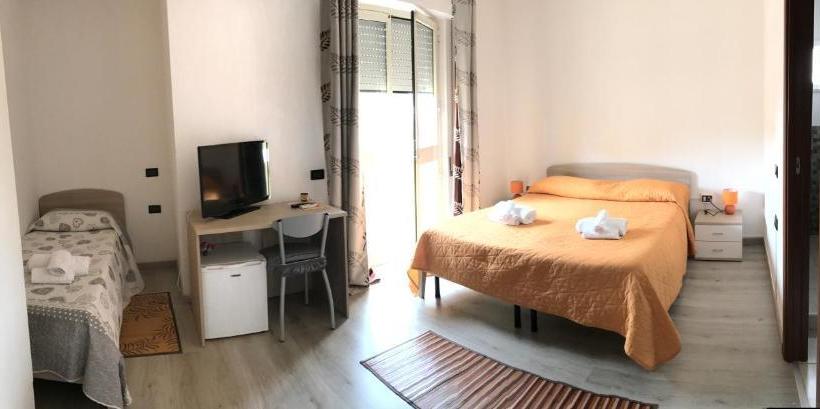 פנסיון Raxul Room