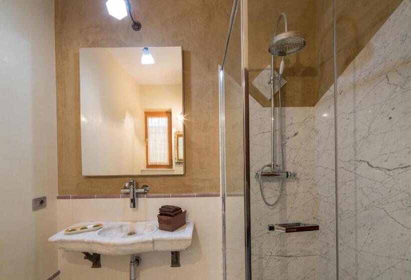 פנסיון Walser House