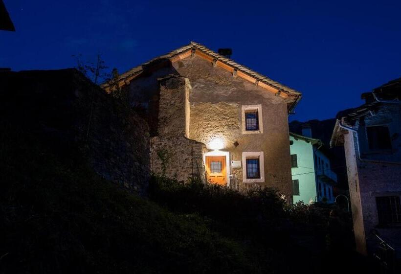 פנסיון Walser House