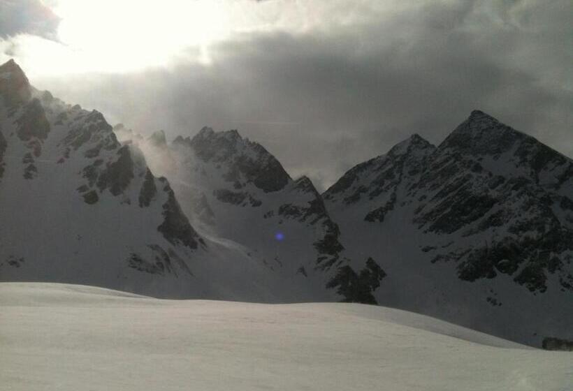 פנסיון Zwargji