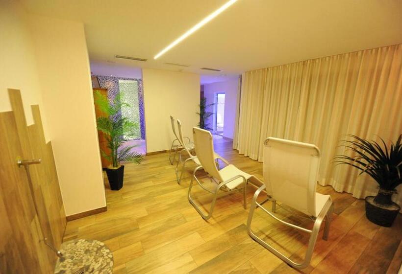 Apartments Restaurant Rusctlea