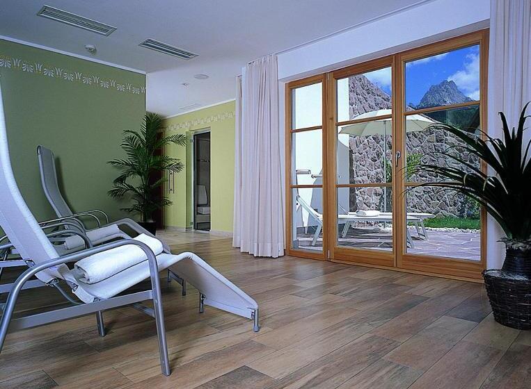 Apartments Restaurant Rusctlea