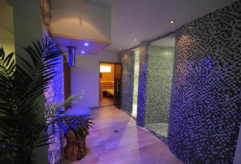 Apartments Restaurant Rusctlea