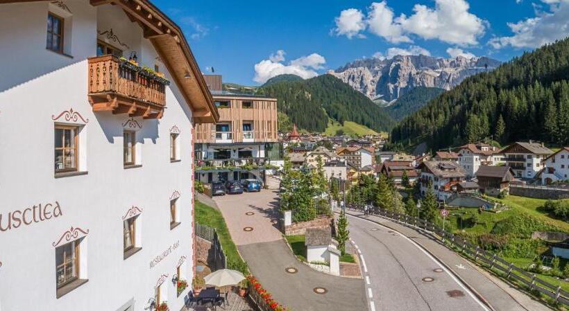 Apartments Restaurant Rusctlea