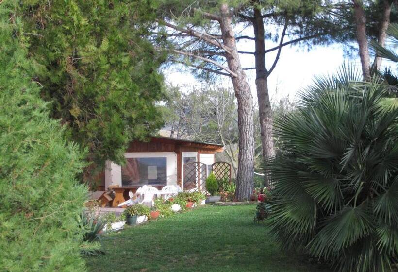 فندق Agriturismo Casale Il Gallo Bianco