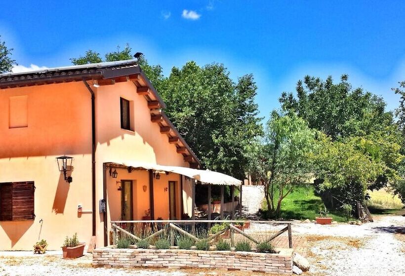 هتل Agriturismo Fattoria Le Origini