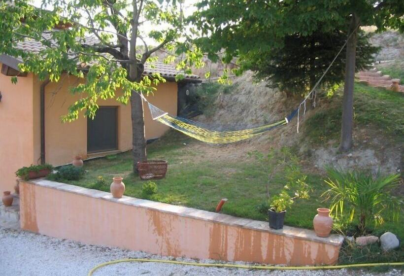 هتل Agriturismo Fattoria Le Origini