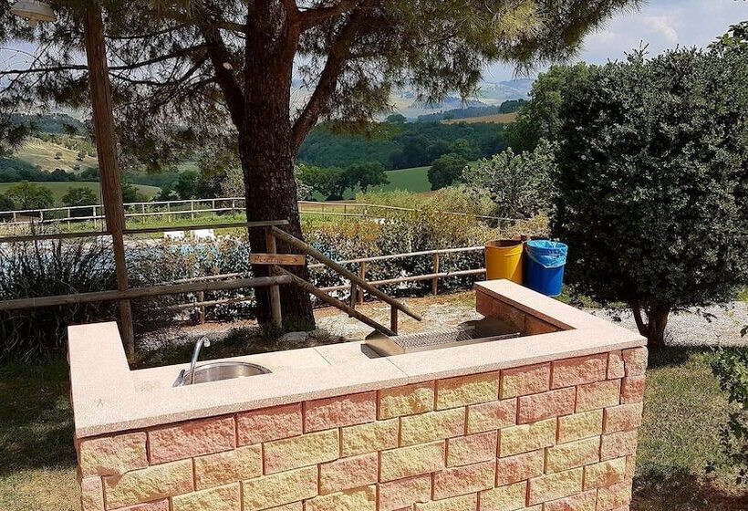 هتل Agriturismo Fattoria Le Origini