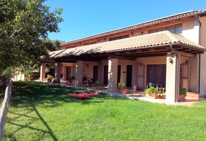 هتل Agriturismo Fattoria Le Origini