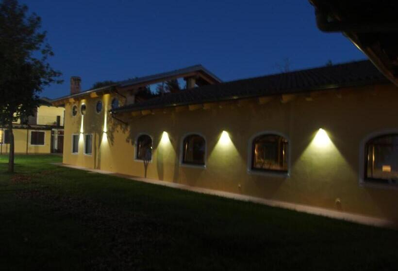 בית מלון כפרי Agriturismo Greppi