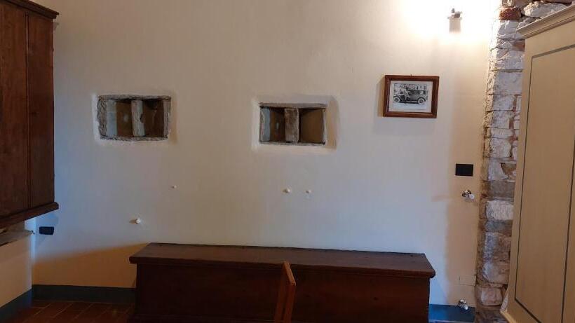 호텔 Agriturismo La Scarpaia