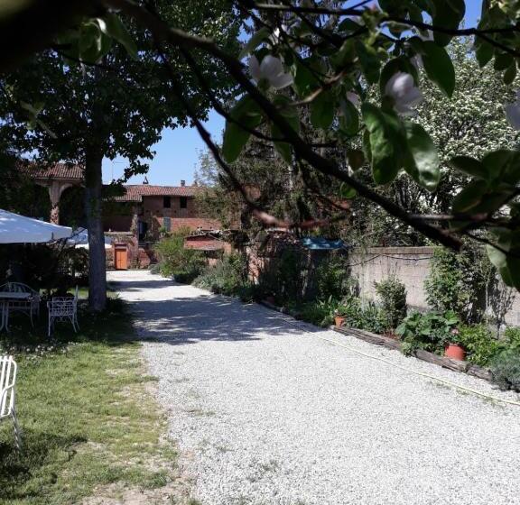ホテル Agriturismo Olivazzi